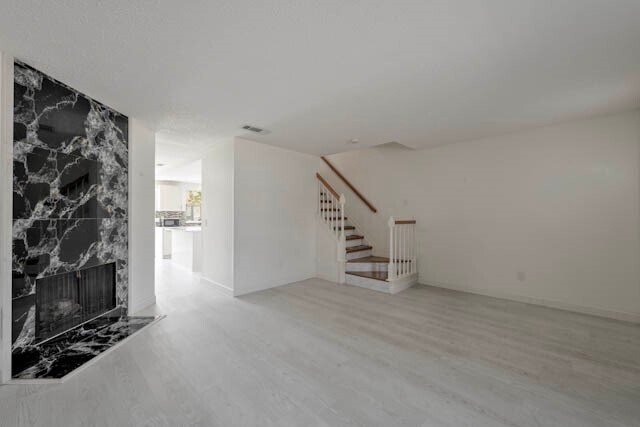 Foto del edificio - 2910 Grants Lake Blvd