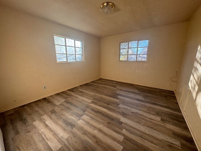 Foto del edificio - Move in before the holidays!