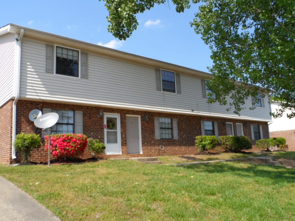 Primary Photo - 1322 Marne Ave