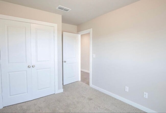 Building Photo - Exclusive Bell Farms Townhomes