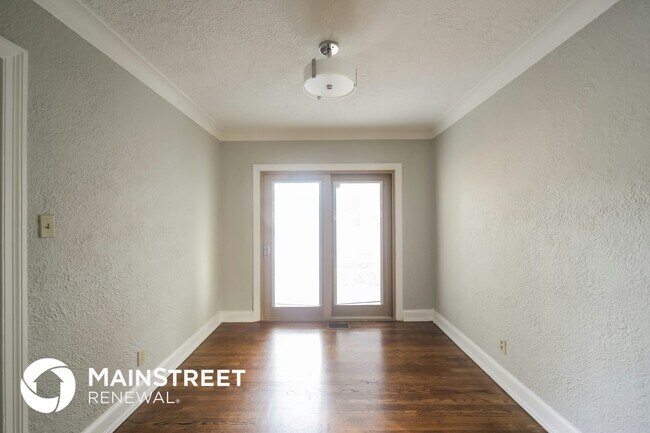 Foto del edificio - 148 S Holmes St