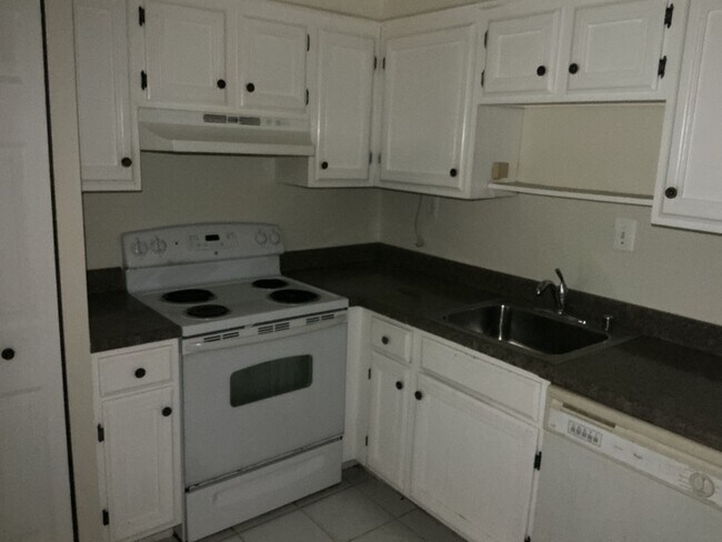 Foto del edificio - 7700 Tremayne Pl