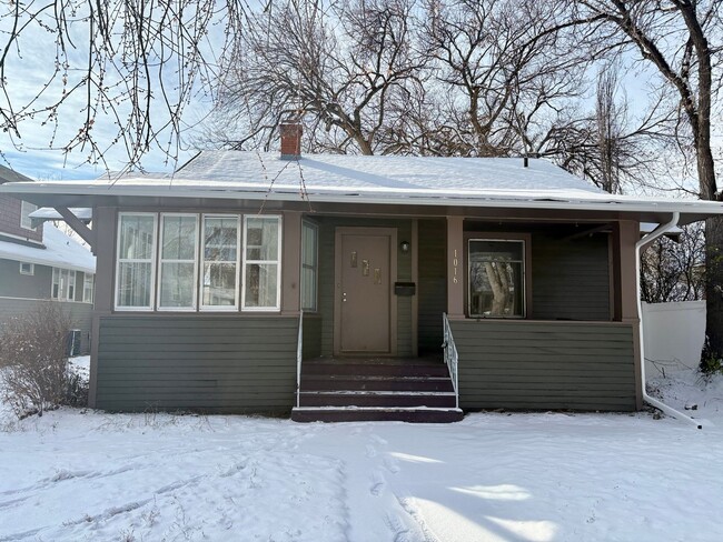 Building Photo - Beautiful Remodeled 2 Bedroom 1 Bathroom H...