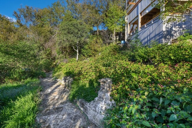 Building Photo - Amazing Canyon View, Steps Away from Natur...