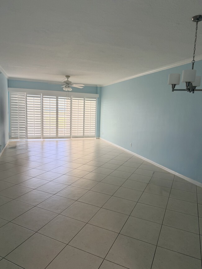 Building Photo - 3101 S Ocean Blvd