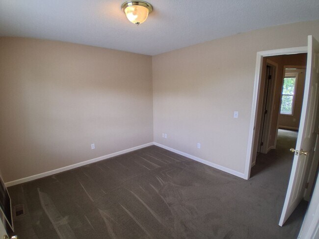 Foto del interior - Laurel Brook LLC