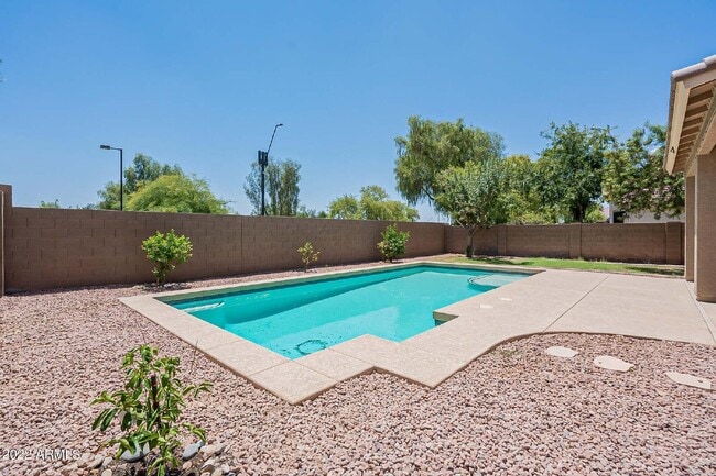 Building Photo - 13241 W Jacobson Dr