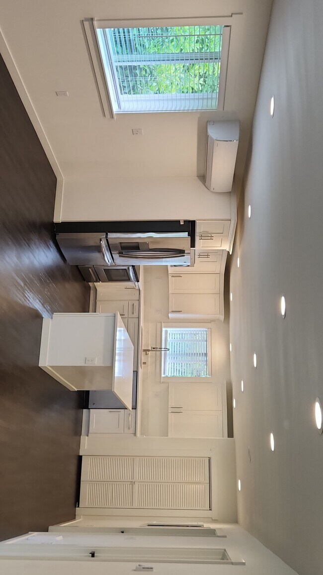 Foto del edificio - 4609 E C St