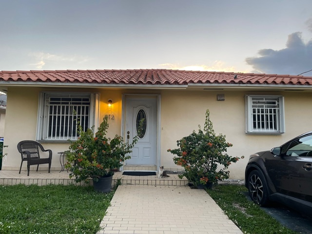 Foto principal - 312 NW 36th Ct