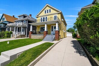 Building Photo - 49 Virgil Ave
