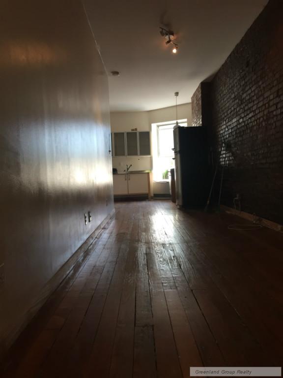 Building Photo - 44 Meserole Ave