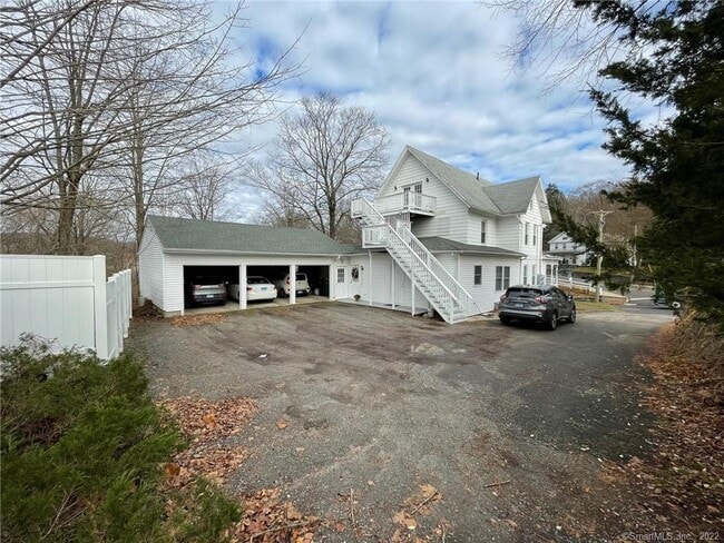 Building Photo - 12 Maple St
