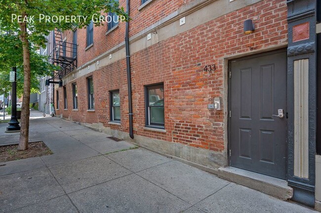 Building Photo - Beautiful 2 Bedroom in OTR/Pendleton!