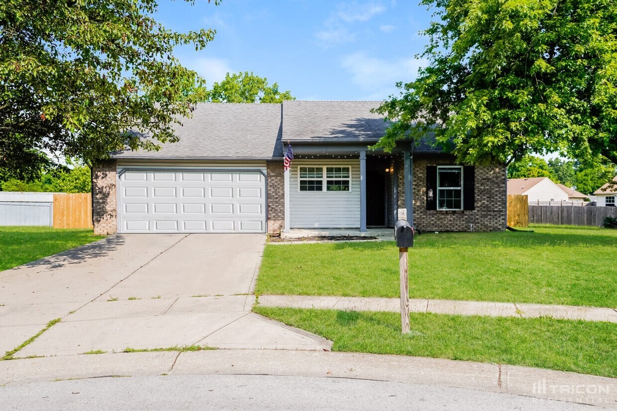 7312 Glendale Drive Avon IN House Rental in Avon, IN