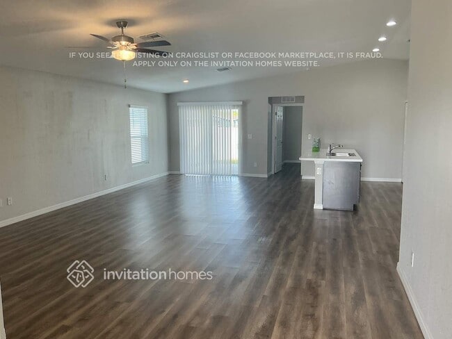 Foto del edificio - 21426 Dawson Ave