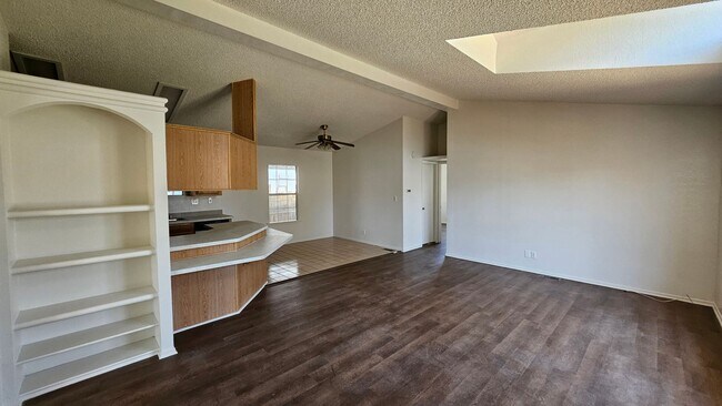 Foto del edificio - 21761 Wisteria St
