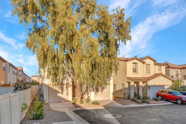 Building Photo - WONDERFUL 3 BEDROOM HOME AT END OF CUL-DE-...