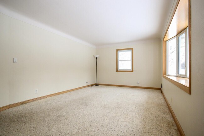 Foto del edificio - 2376 Western Ave N