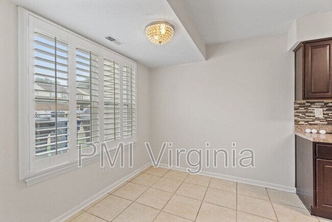 Building Photo - 622 Aubrey Dr