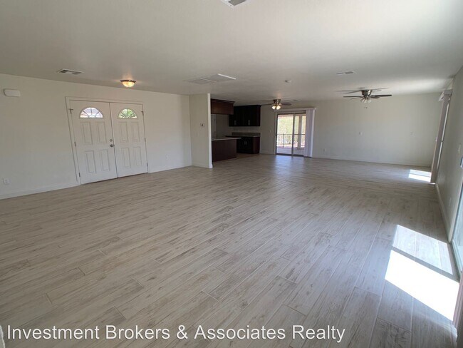 Building Photo - 3 br, 2 bath House - 3385 W. Meranto Ave