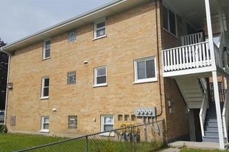 Building Photo - 1021 S 16th Ave
