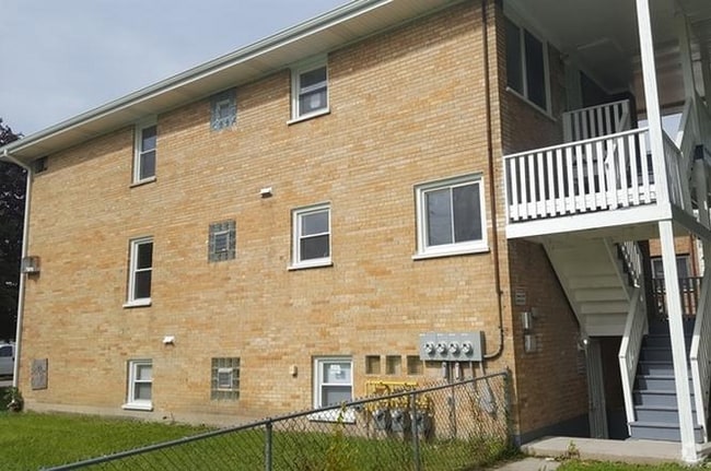 Building Photo - 1021 S 16th Ave