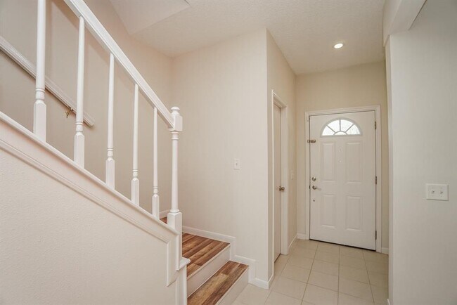 Foto del edificio - 2910 Grants Lake Blvd