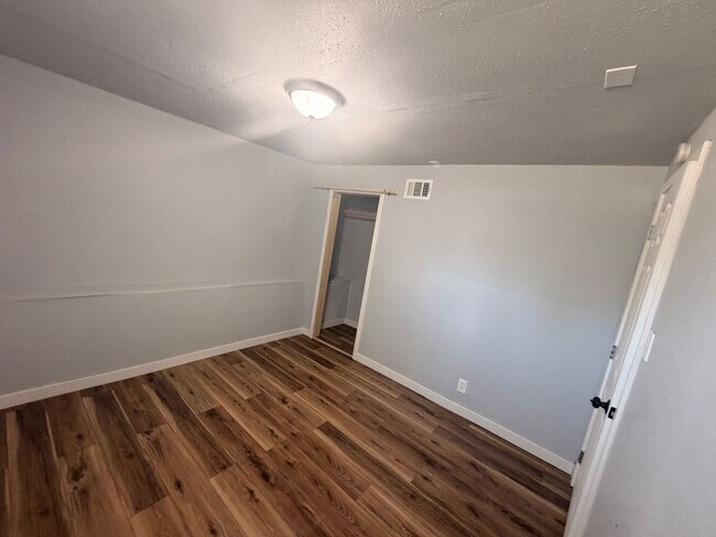 Foto del edificio - 1335 Crescent Ave