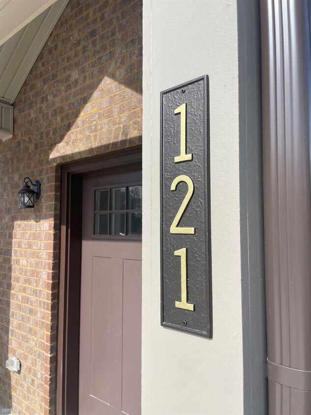3 br, 2.5 bath Townhome 121 Haley Drive Townhome Rentals in