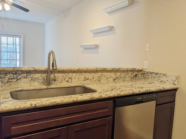 Building Photo - 2121 El Paseo St