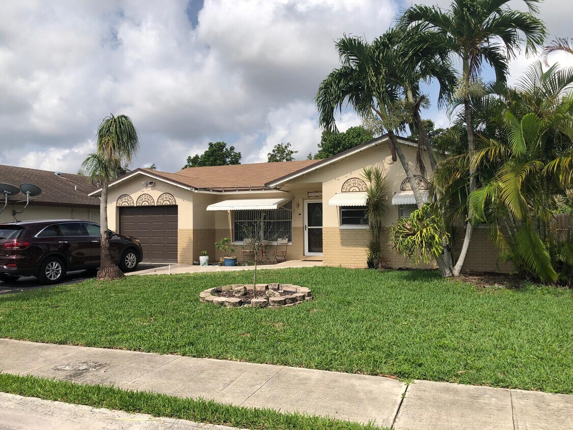 Primary Photo - 22751 SW 64th Way