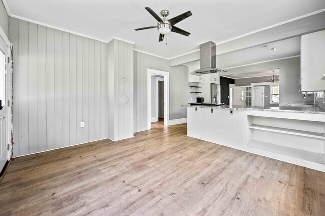 Building Photo - 1815 Castle Hayne Rd
