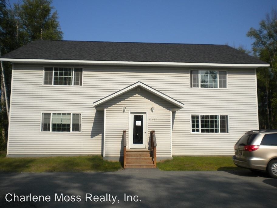 Primary Photo - 6301 W Commadore Ln
