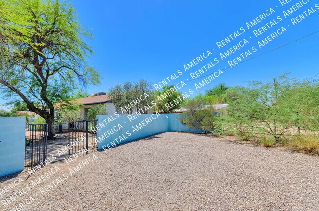 Foto del edificio - 3733 N Mountain Ave