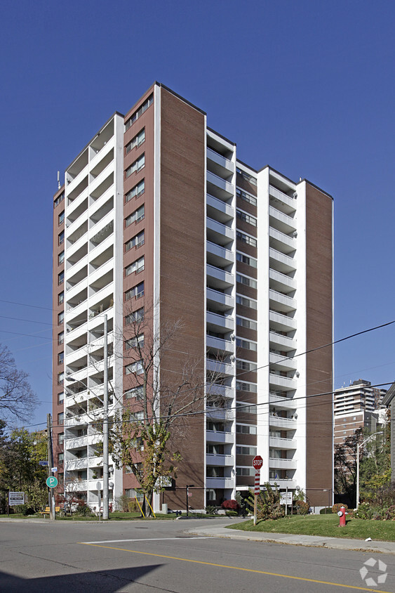 Primary Photo - Bonaventure Apts