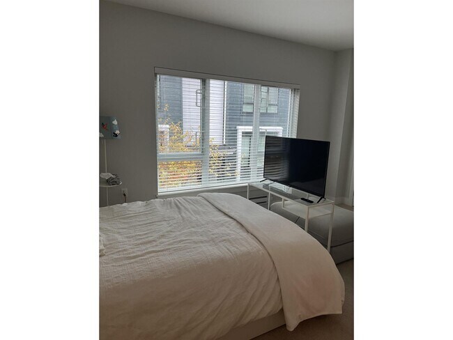 Building Photo - 2280-2163 163 St