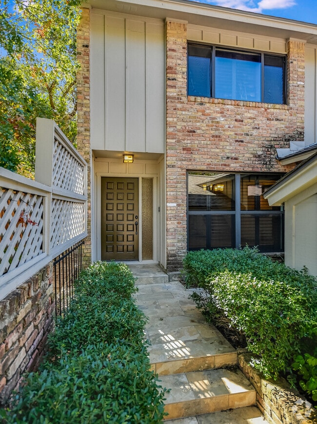 Building Photo - 8347 Summerwood Dr
