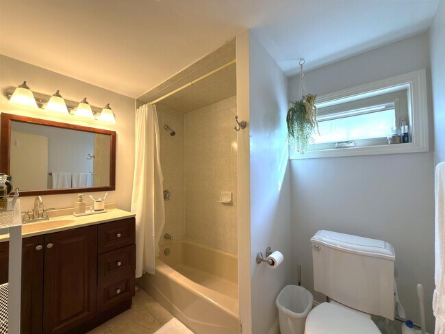 Foto del edificio - 9 Amaranth Ave