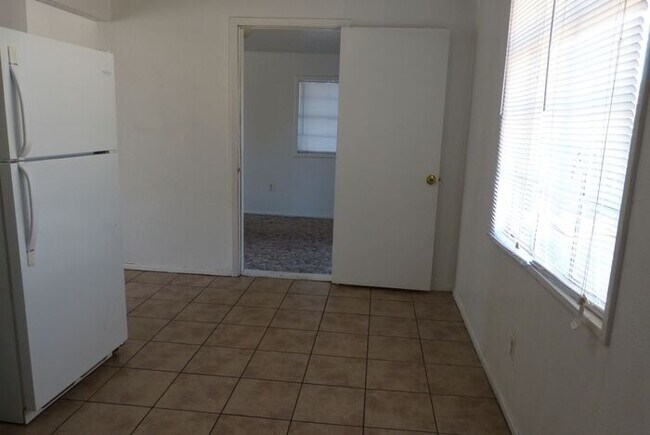 Foto del edificio - 3 bedroom one bath home