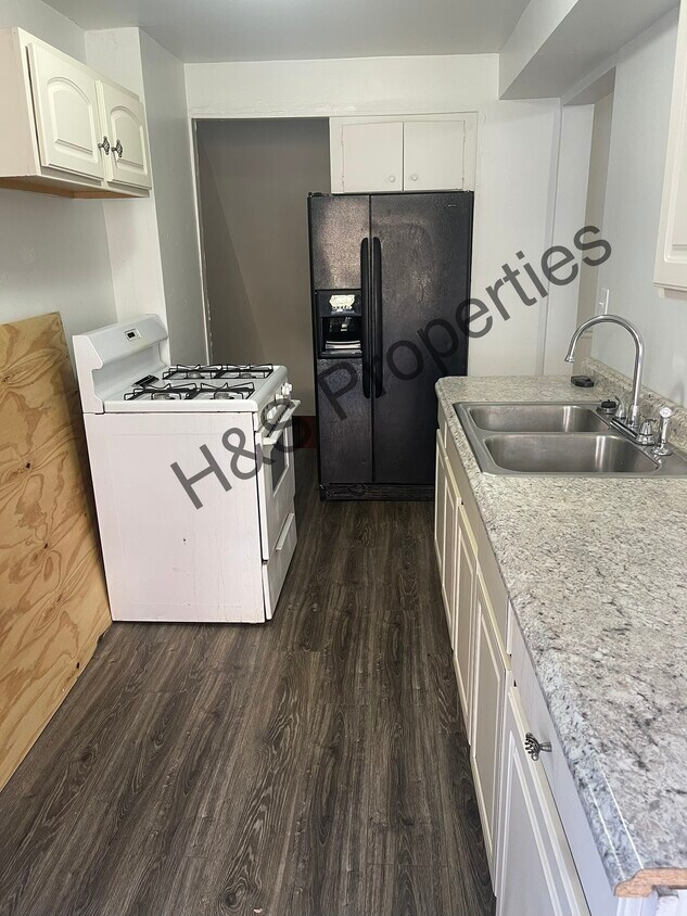 Foto principal - 2454 Brookwood St