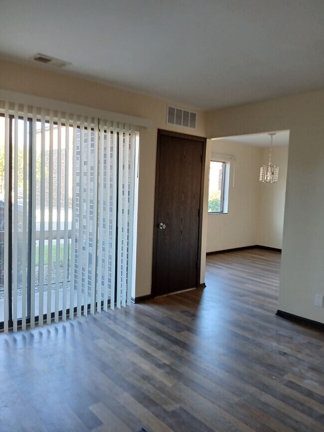 Foto del edificio - 9103 Franklin Ct