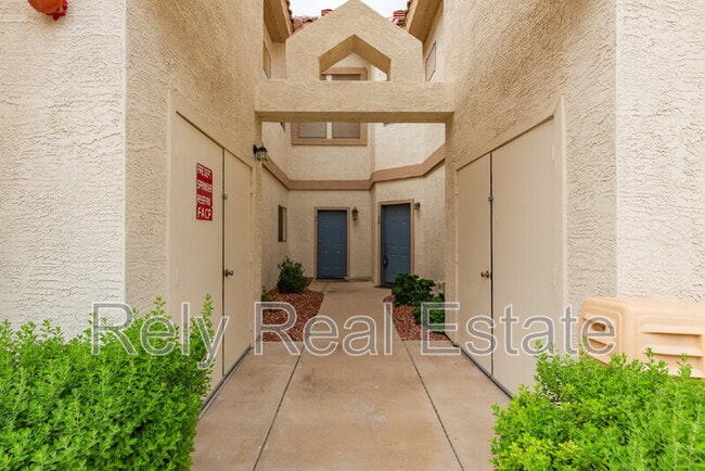 Building Photo - 2801 N Litchfield Rd