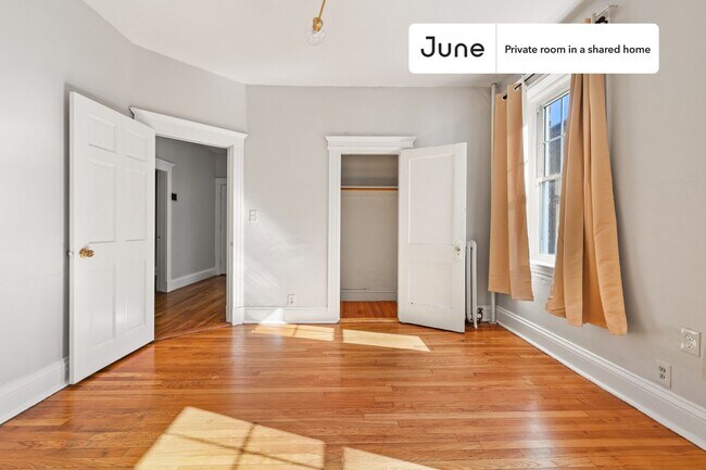 Foto del edificio - Room in Shared 3 bed/1 bath home