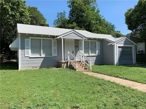 Building Photo - 3117 Wenz Ave