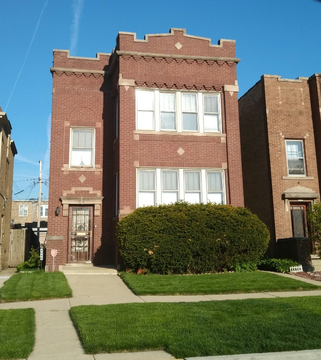 Building Photo - 5040 N Parkside Ave