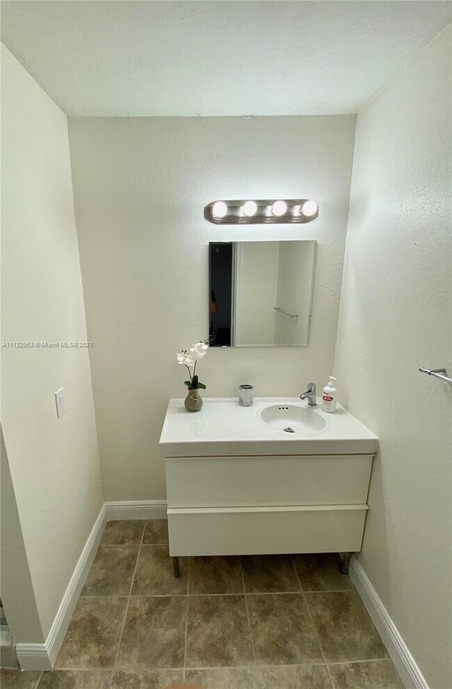 Foto del edificio - 12540 Vista Isles Dr