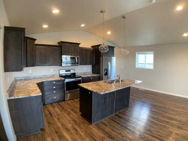 Foto del edificio - 4 Bed 3 Bath Single Family Home