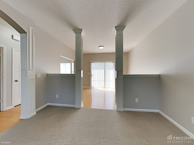 Building Photo - 3201 Viola Ln