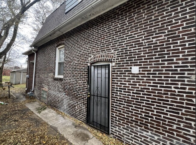 Foto del edificio - 824 Tyler St