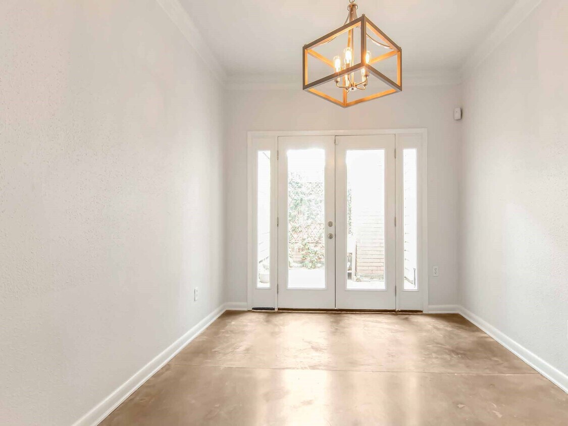 Foto principal - 2400 Julian St